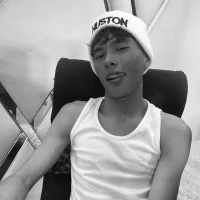 AngelIzuso profiképe