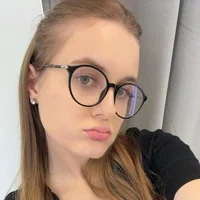 CaroleeIlle webcam