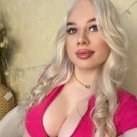 LaraHollywood Adlı Modelin Avatarı