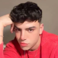 תמונת פרופיל של aronnhidden