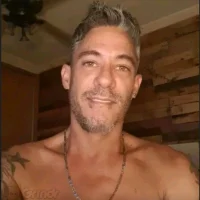 gusdes এর প্রোফাইল ছবি