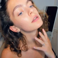 AprilWeIIsのプロフィール写真