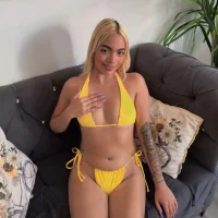 SashaRouge_ Adlı Modelin Avatarı