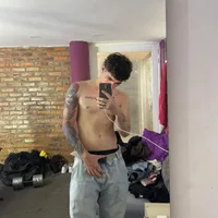 Handsomeboyss22's Avatar Pic