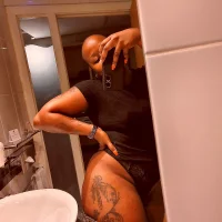 CumAlive webcam model