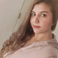 Stefania_Ruby Φωτ, Προφίλ