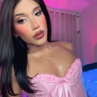 Slika avatara modela Emaa-