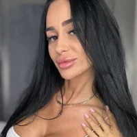 LaraVos' Avatar Photo