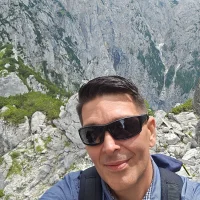 szusika's Profile Pic