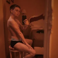 aroundelias' Avatar Photo