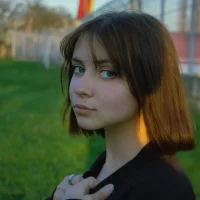 lily_Agness's Profile Pic