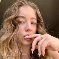 LoraineLuff's Avatar Pic