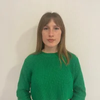 HollyRoberts's Profile Pic