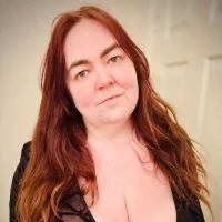 curvy-milf-abbie's Avatar Pic