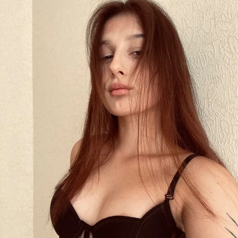 VikVikLove Stripchat profile image