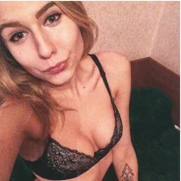 strawberry100 এর প্রোফাইল ছবি