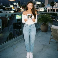 Arya_Curves