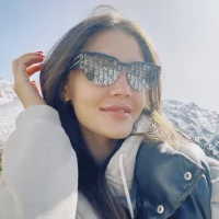 RosaBrownf's Profile Pic