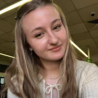 LinetteCodd's Profile Pic