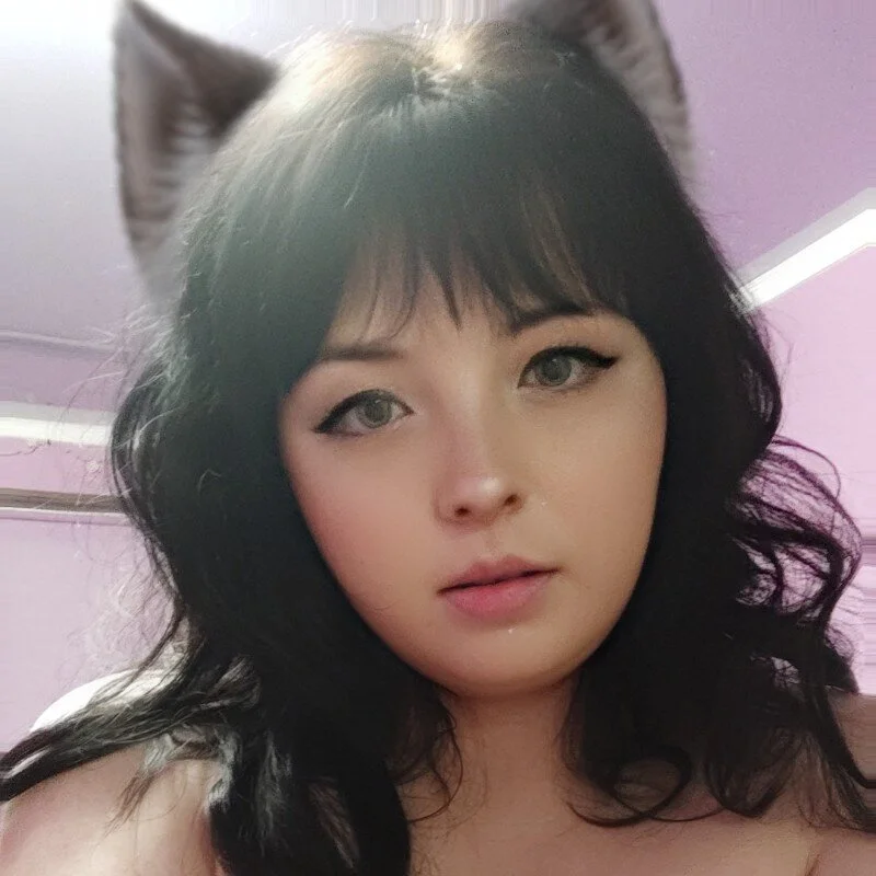 EmilyJuisy live cam profile