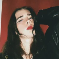 ArianaDelRey's Offline Chat Room