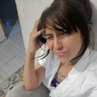 Violet_neves অবতার ছবি