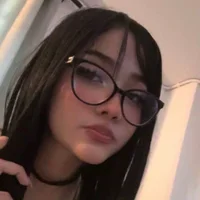 ela_petit's Avatar Pic