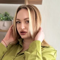 LynJyn's Profile Pic
