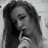 lora_nik69's Offline Chat Room