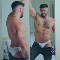 aron_lavi's Profile Pic