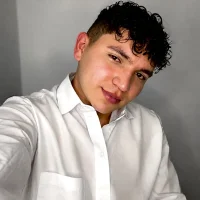 Danielbluestar Adlı Modelin Avatarı