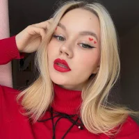 MiaCashe Φωτ, Προφίλ