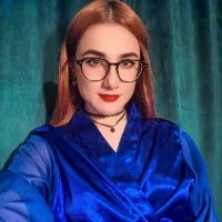 evaharries's Profile Pic