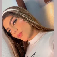 Michell_Whitets Adlı Modelin Avatarı