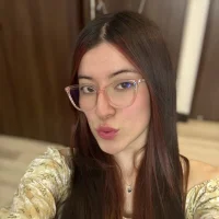 Lynellee's Profile Pic