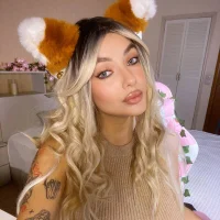 Emily_Bloom_119 webcam