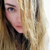 Violeta_queen1 Adlı Modelin Avatarı