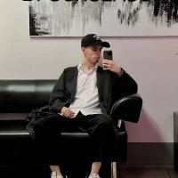 aronfor's Profile Pic