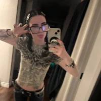 sluttydtargirl's Offline Chat Room
