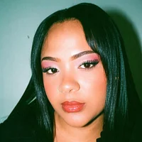 V4Vicky's Avatar Pic