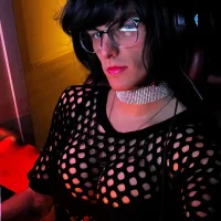 hotnamev's Avatar Photo