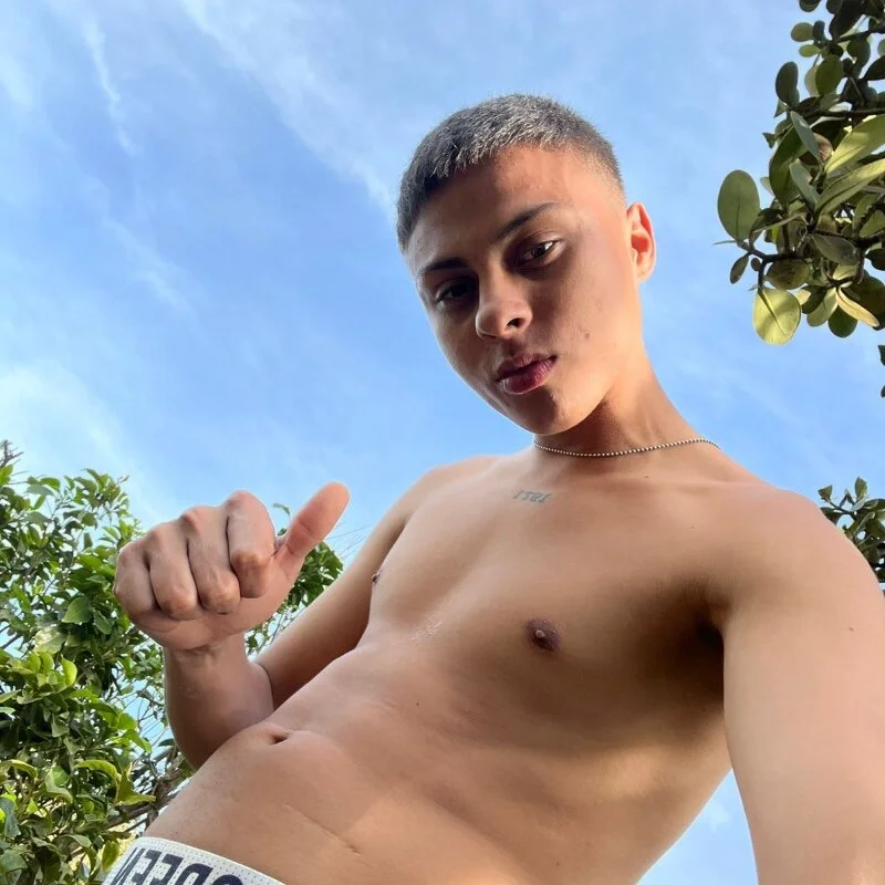 curved_cock777 profile photo