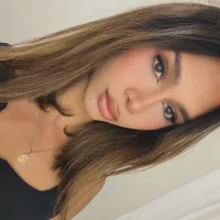 IsabellaMarin25's Avatar Pic