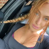 Danielle-De's Profile Pic