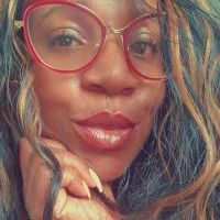 Adrilovechocolate 头像图片