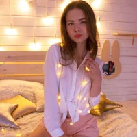 LoraVance's Avatar Pic