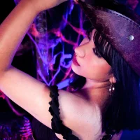 รูปอวาตาร์ของ DakotaHoland