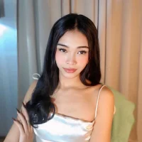 holyakiesha Adlı Modelin Avatarı