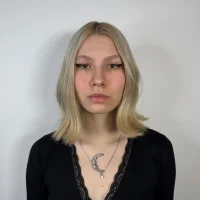 SueTomlison's Avatar Pic