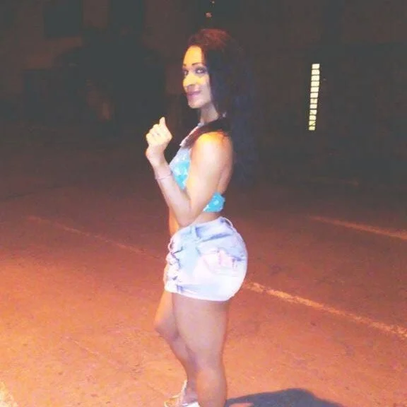 taniabigxx live cam profile